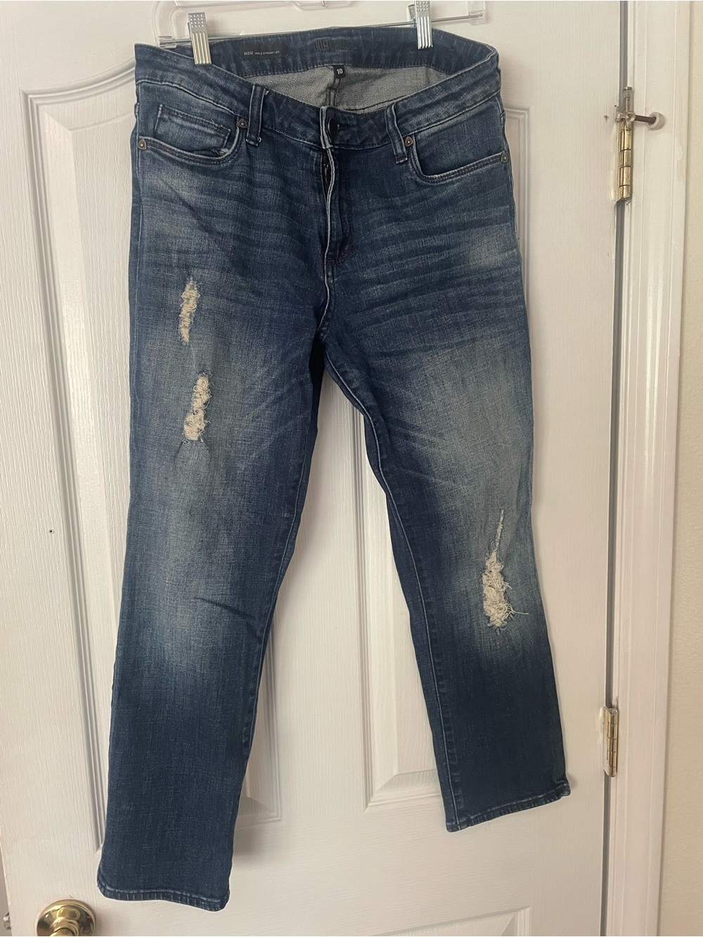 Kut from the Kloth Women’s 10  Distressed Reese Ankle Straight Leg jeans